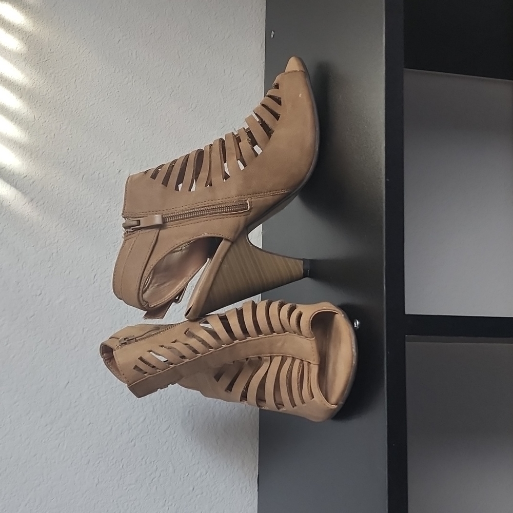 Open Toe Heels - Picture 3 of 4